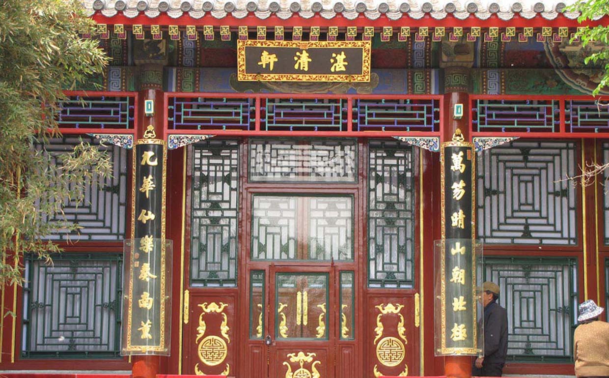 泰州红木牌匾定制：寺庙宗祠,园林景观,创意招牌,抱柱对联